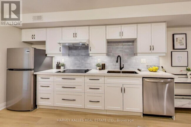 Photo - 21 Rolyat St