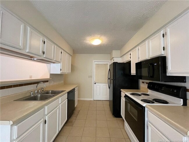6124 Garden Ct