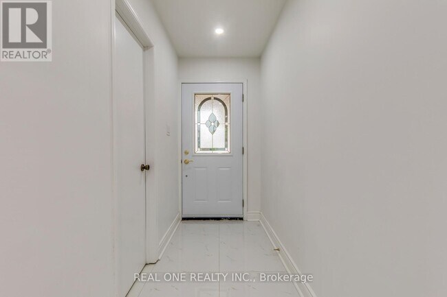 Photo - 655 Paragon Pl