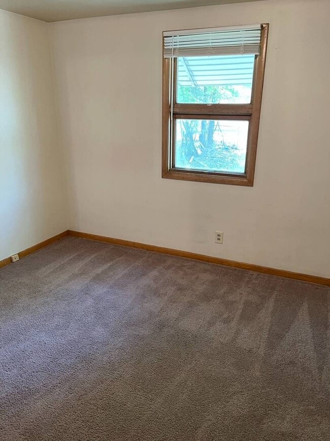 Photo - 803 Wertz Ave SW