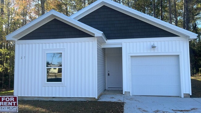 Building Photo - 2027 6th Ave