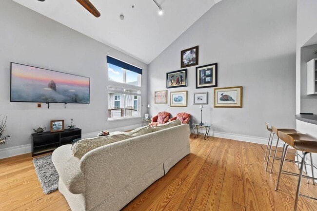 Photo - 404 N Laurel Ave