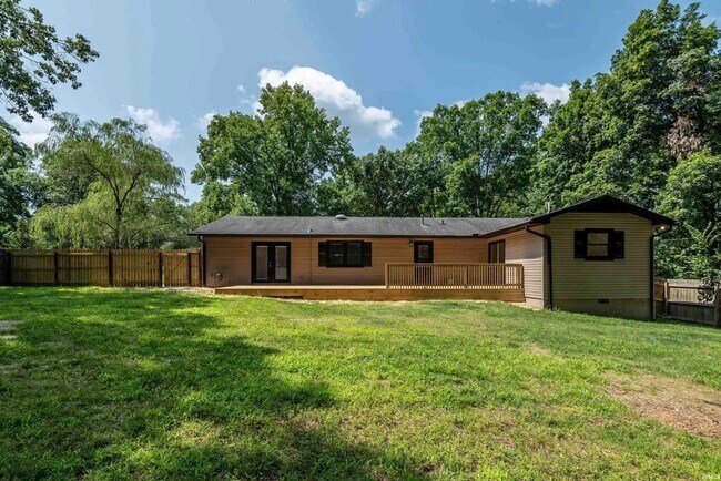 4809 E Ridgewood Dr