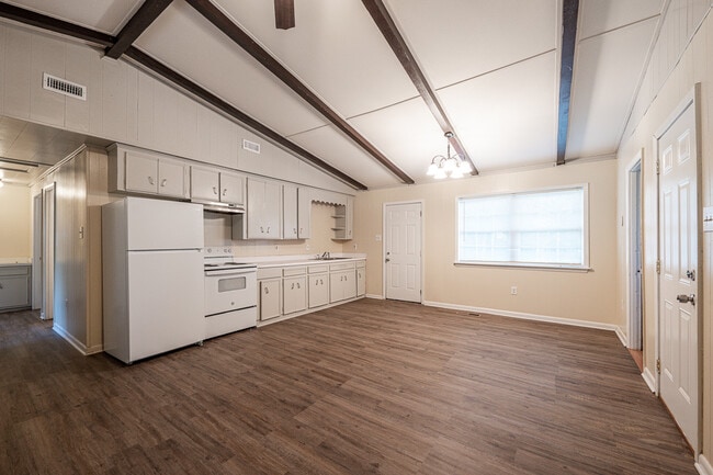 Photo - 4 Fulmer Ln Unidad A Rental