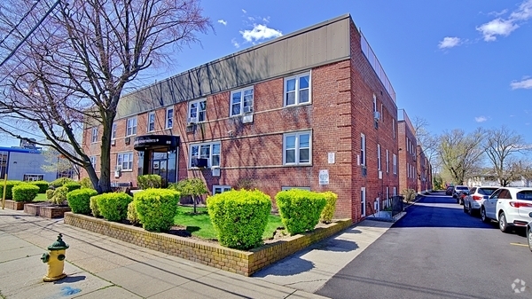 Building Photo - Bergen Apartments