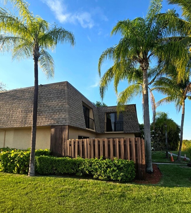 Building Photo - 4204 Waterview Cir