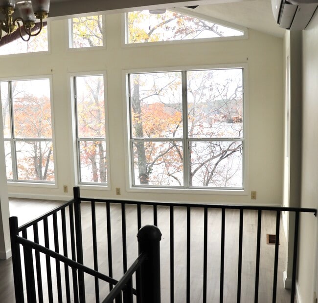 Photo - 386 River Terrace Dr