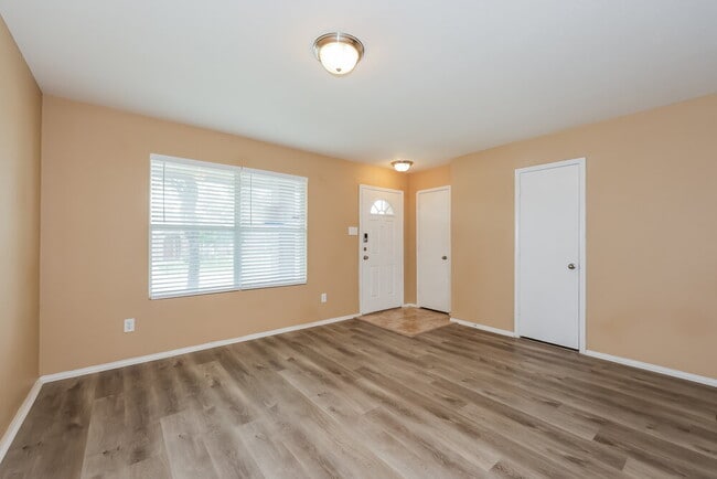 Photo - 10021 Blue Bell Dr