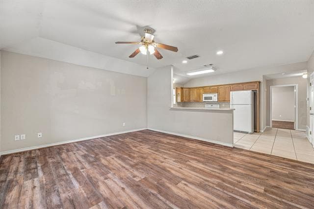 Photo - 231 Bluebonnet St