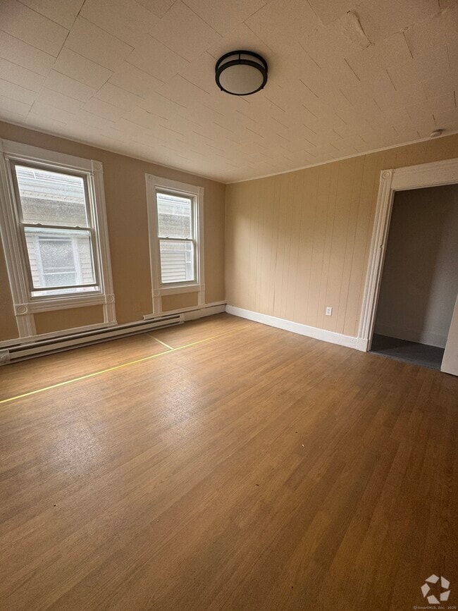 Building Photo - 54 Jewelry St Unit 2F Rental