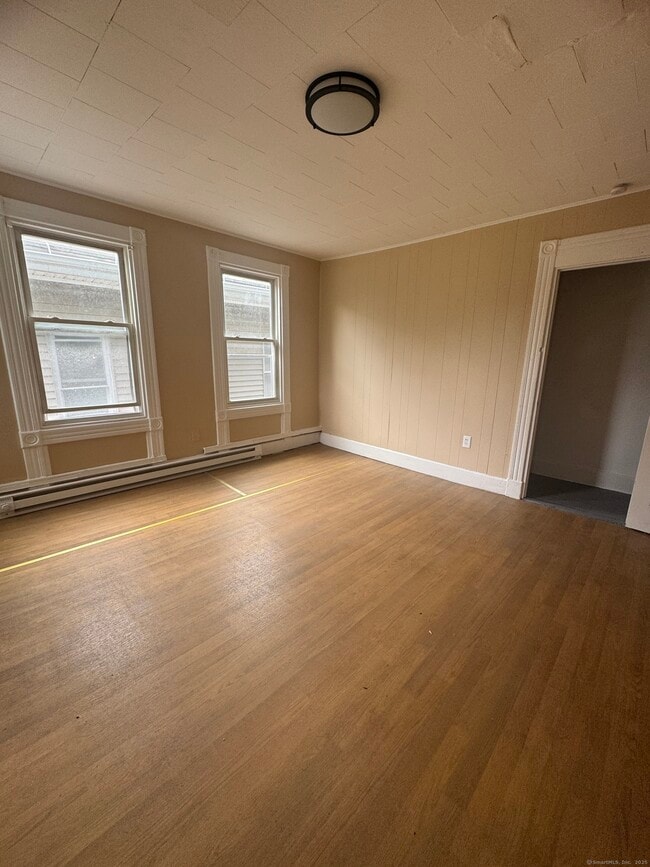 Building Photo - 54 Jewelry St Unit 2F Rental