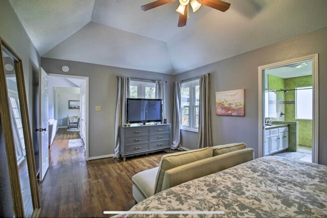 Photo - 116 E Evergreen St