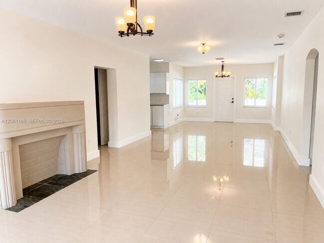 Photo - 61 NW 47th St