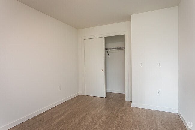 Studio - 600SF