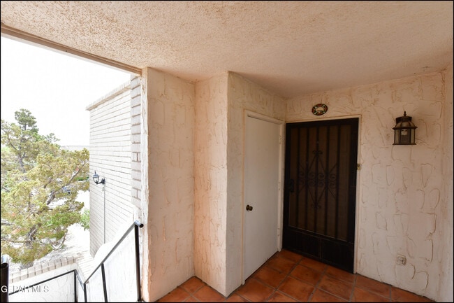 Photo - 6201 Escondido Dr Unit 17D