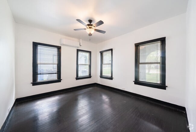 Building Photo - Charming Spanish Revival bungalow! Rental