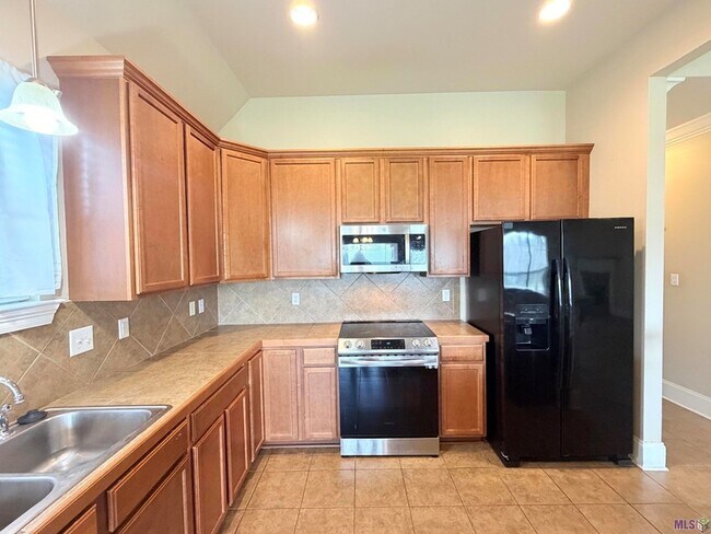 41188 Lakeway Cove Ave