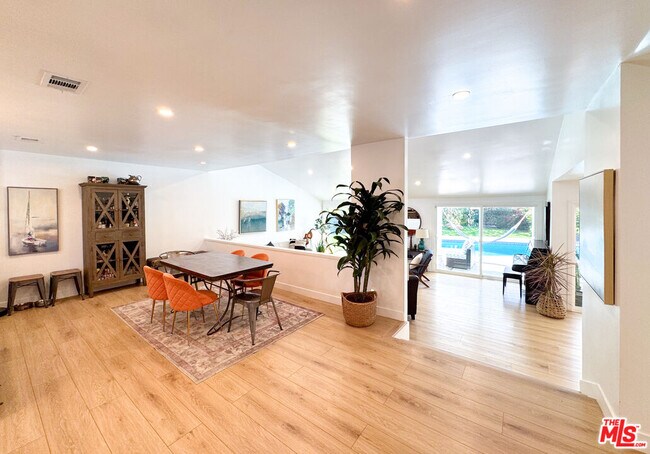 Photo - 4327 Cezanne Ave