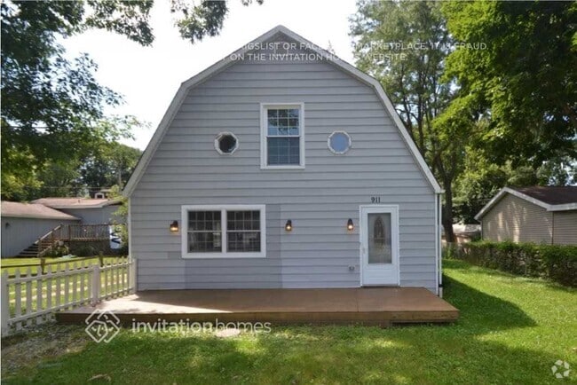 Building Photo - 911 Paul St W Rental