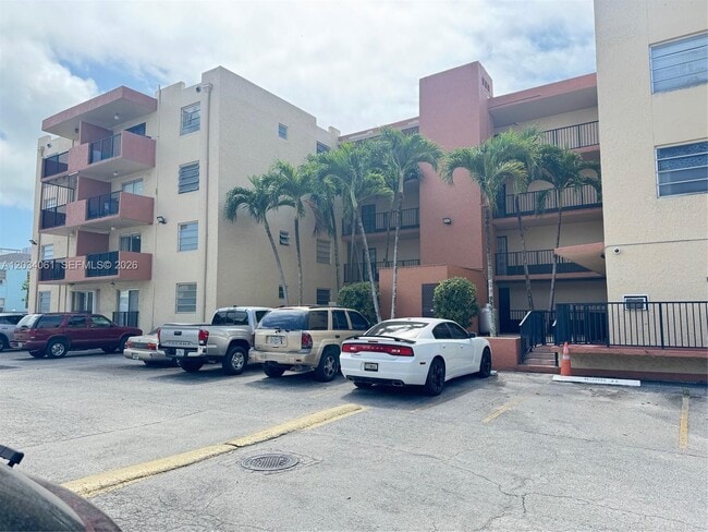 Building Photo - 677 SW 9th Ave Unit 407