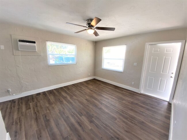 Photo - 2347 Bayside St Unit 2347 #B