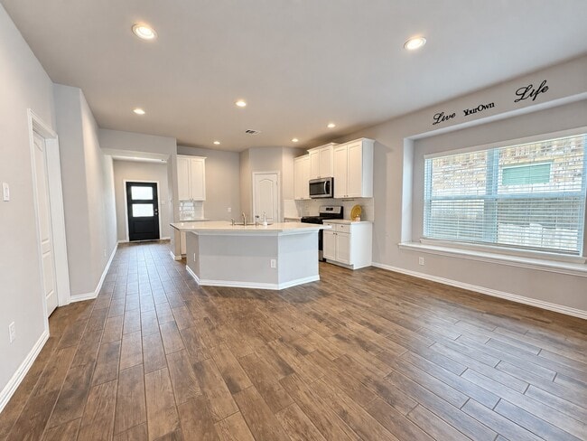 140 Kelly St