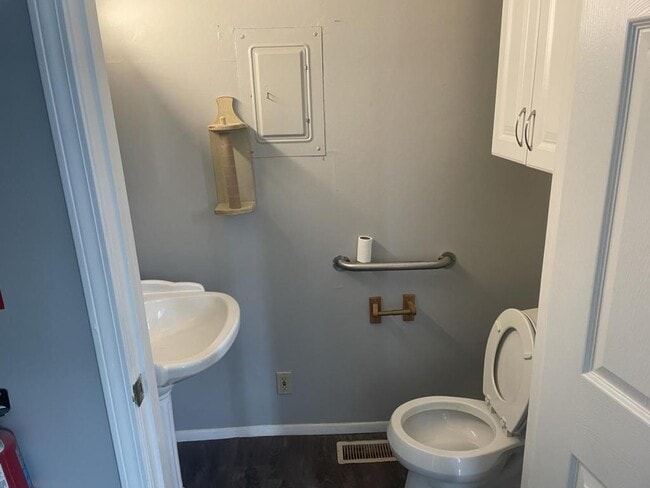 Photo - 399 E Main St