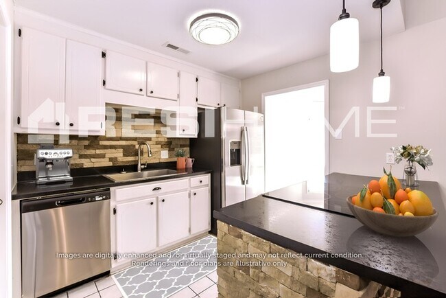 Photo - 1022 Brisbane Ln SE