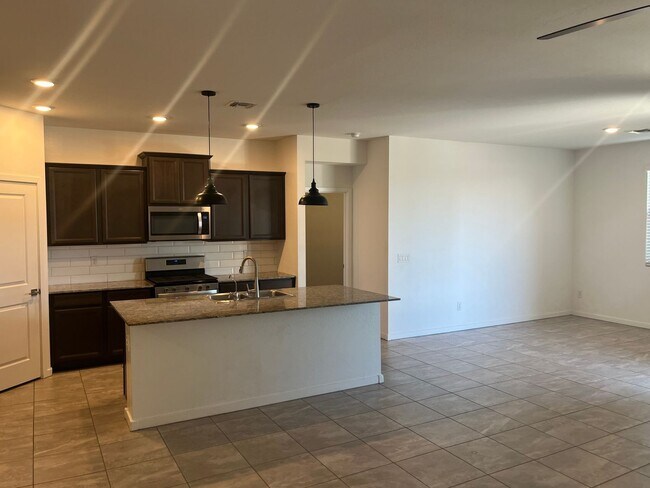 Photo - 14052 W Valentine St