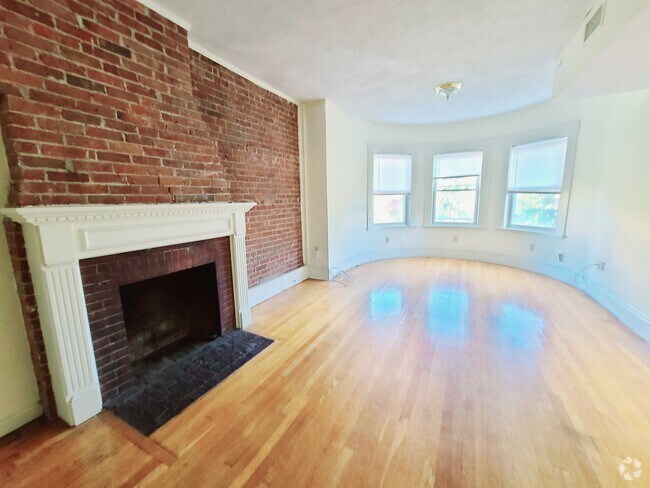 Building Photo - 1402 Beacon St Unit 3 Rental