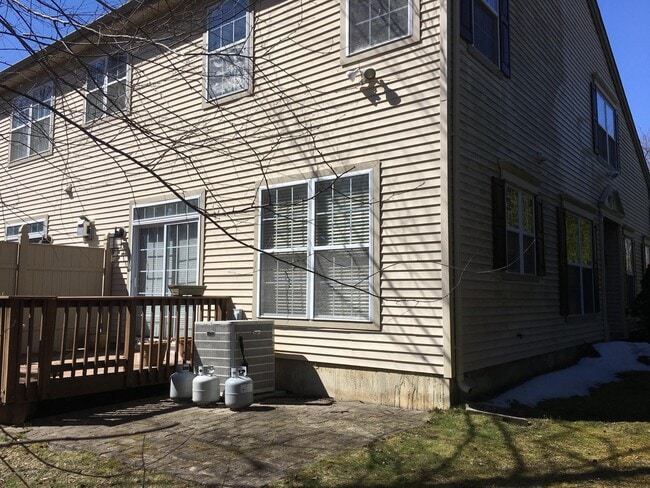 Photo - 44 Poplar Ln