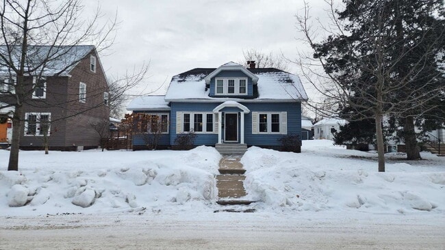 Building Photo - 4-Bedroom, 2 Bathroom Easthill Home with Bonus Room, Finished Lower Level, and Garage