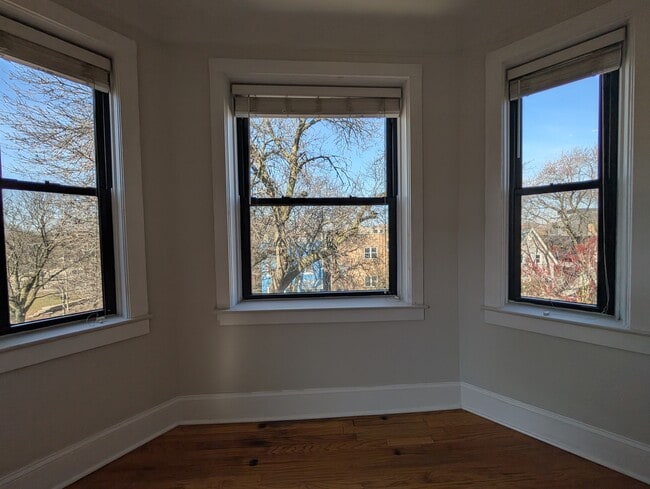 Photo - 2329 N Rockwell St Unit 2327-3A