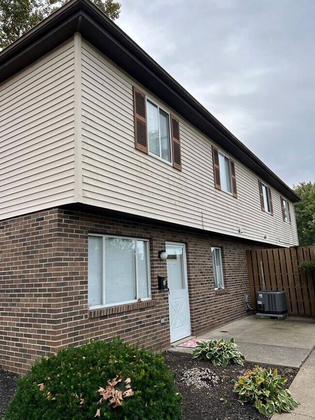 Photo - 729 Brunot St Unit 729 apt#B