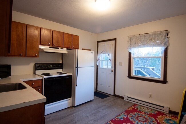 Building Photo - 29 Mountain Rd Unit 2L