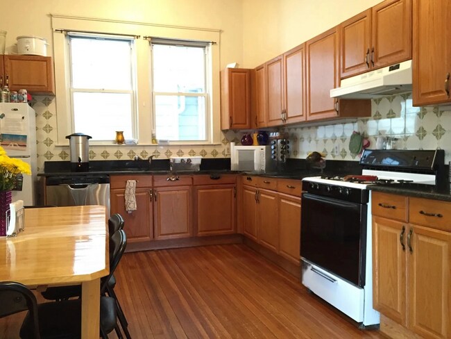 38 Babcock St Unit 1
