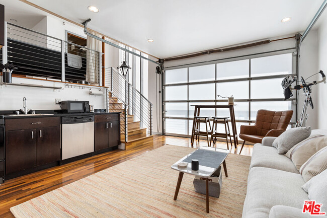 Photo - 24 Westminster Ave Unidad 2