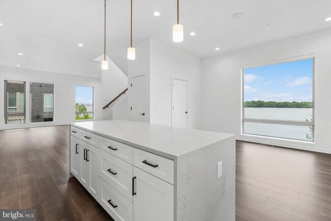 Photo - 3212 Evergreen Walk