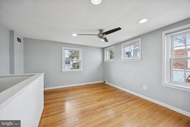 Photo - 715 Rodman St