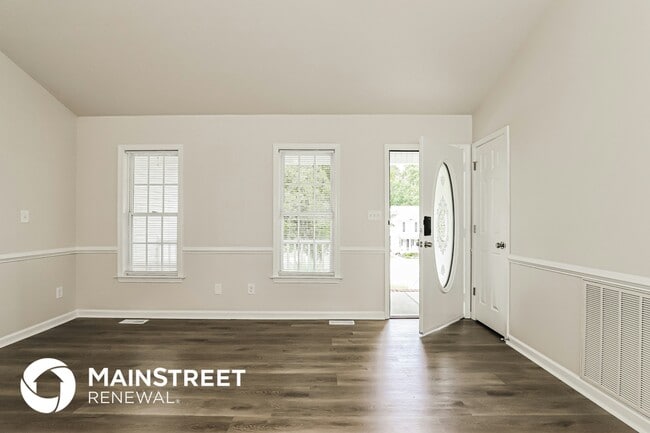 Photo - 12 Collin Ln