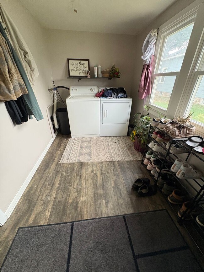 Photo - JCP - 02 - Charles St Unit 1621