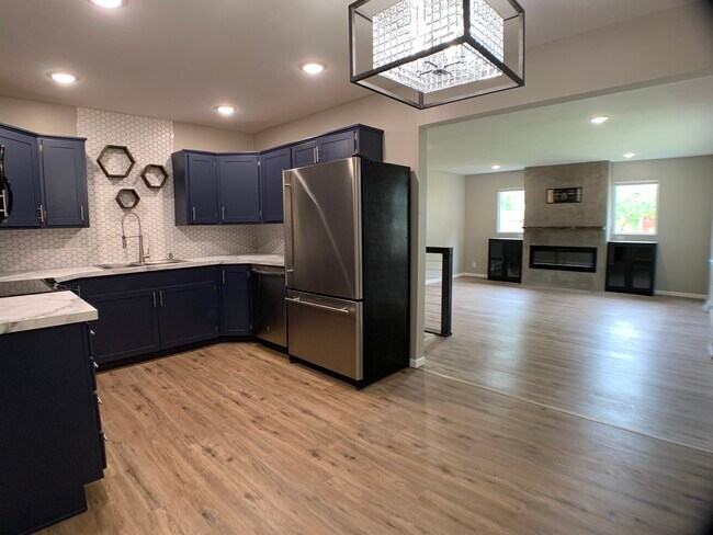 Photo - 211 Wedgewood Dr