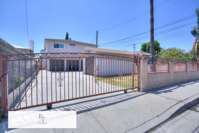 Building Photo - 3045 Charlotte Ave