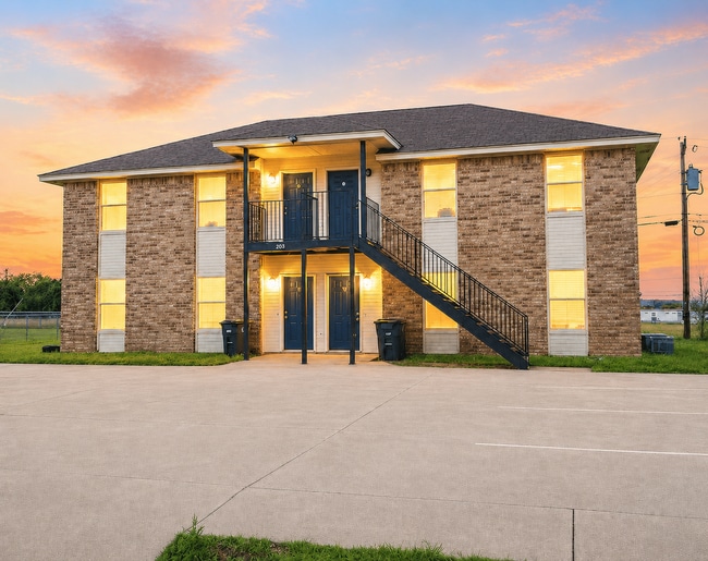 Building Photo - AVAILABLE NOW, APPLY AT OUR WEBSITE TODAY!