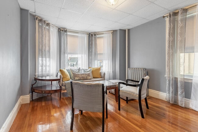 BayView Apartments