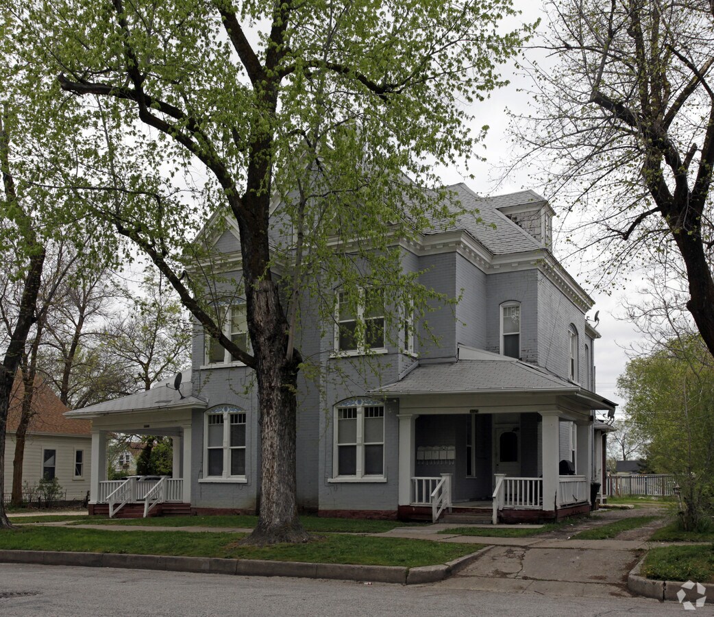 Photo - 3025-3027 S Adams Ave Apartments