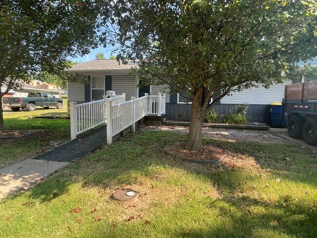 Building Photo - 211 Benton Dr Rental
