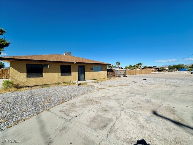 Building Photo - 1871 Shadow Mountain Pl