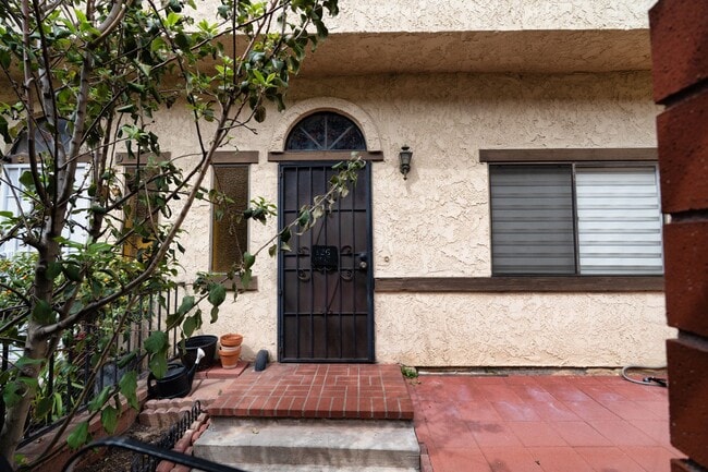 Photo - BEAUTIFUL 4 Bed 3 Bath unit