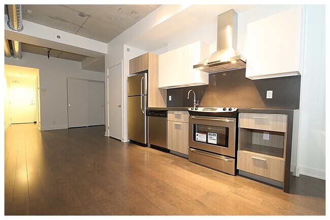 Photo - 340 McLeod St